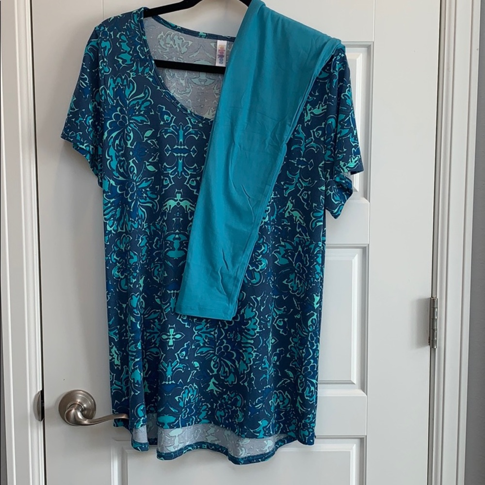Classic Tee and matching one size leggings